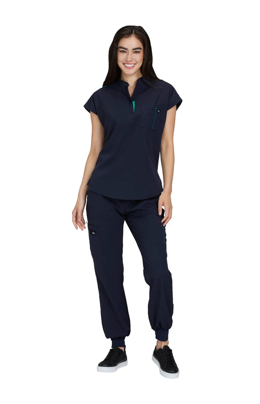 Koi - Solis x koi Catrin Women's 2-Pocket Zipper-Neck Scrub Top (1131)